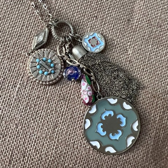 Cluster pendant gold tone long lanyard necklace floral pear tassel circle charm - Picture 3 of 4